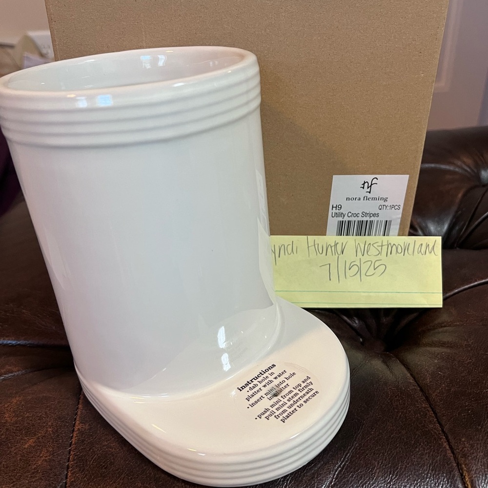 Nora Fleming H9 Utility Croc Pinstripes